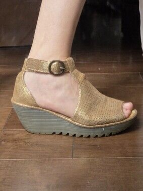 Fly London Rose-Gold Bronze Metallic Perforated Wedge Sandals Sz 38/8 Ankle Stra